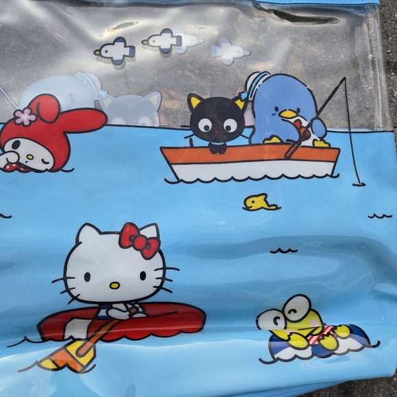 Lootcrate and Sanrio hello kitty vinyl beach tote bag - Picture 3 of 6